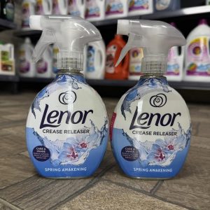 Спрей для розгладження складок на одязі Lenor Crease Releaser з ароматом Spring Awakening (весняні квіти) синій 500мл(розгладжувач)